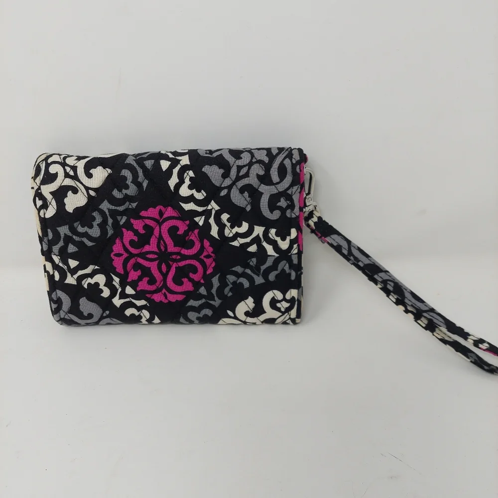 Vera Bradley Canterberry Magenta Turnlock Wallet Wristlet Black Pink Paisley